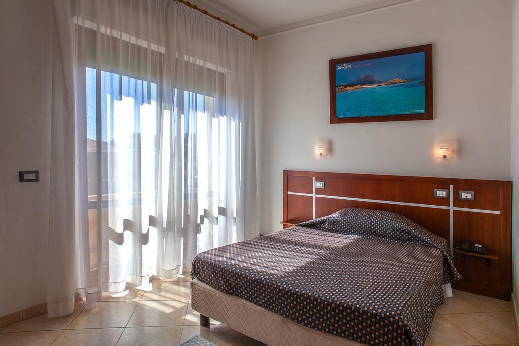 Hotel La Terrazza كالياري الغرفة الصورة