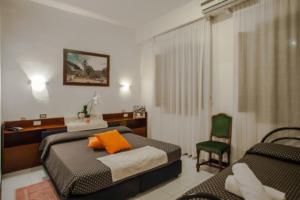 Hotel La Terrazza كالياري الغرفة الصورة
