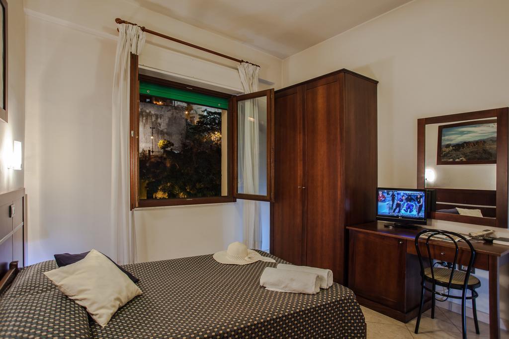 Hotel La Terrazza كالياري الغرفة الصورة