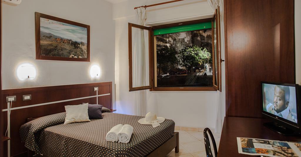 Hotel La Terrazza كالياري الغرفة الصورة