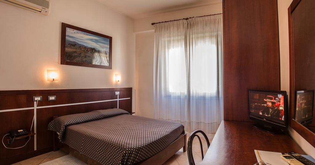 Hotel La Terrazza كالياري الغرفة الصورة