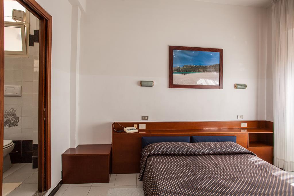 Hotel La Terrazza كالياري الغرفة الصورة