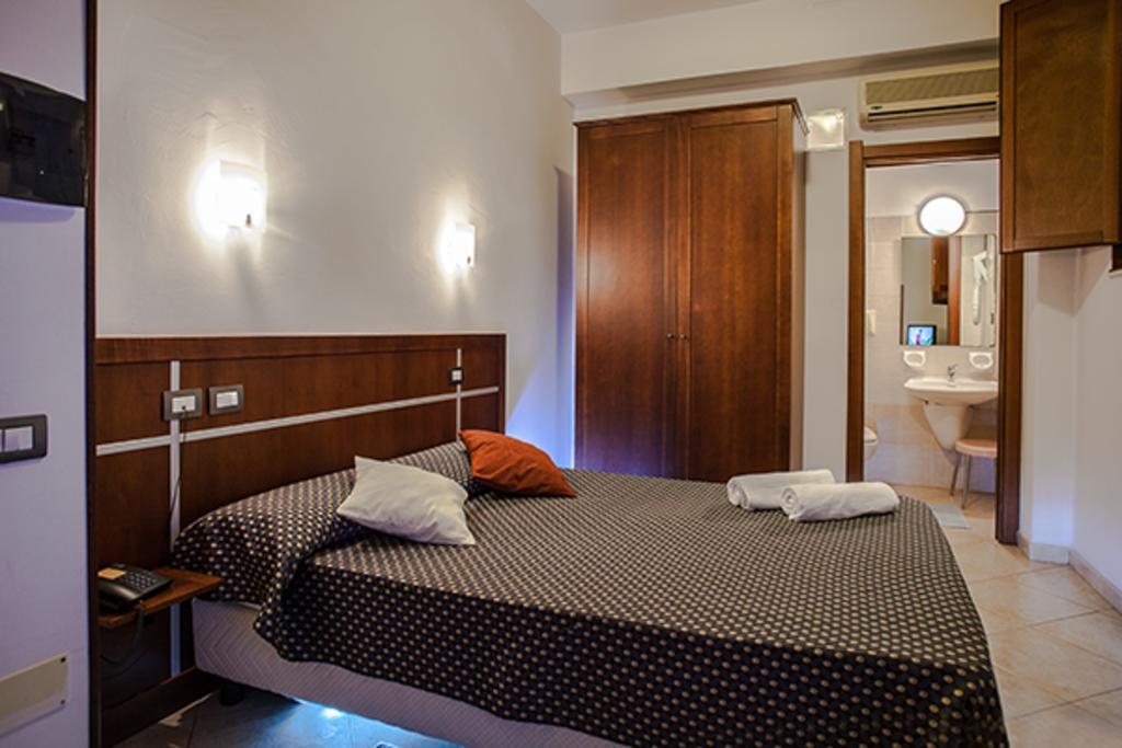 Hotel La Terrazza كالياري الغرفة الصورة